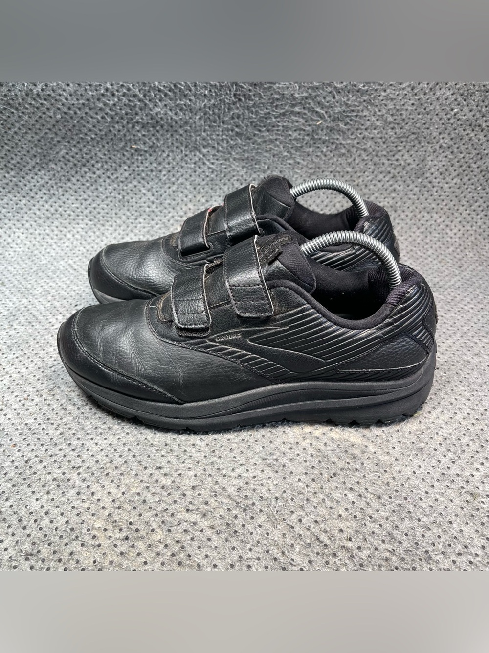 Brooks Addiction Black Walking Shoes Size 9.5 Women’s